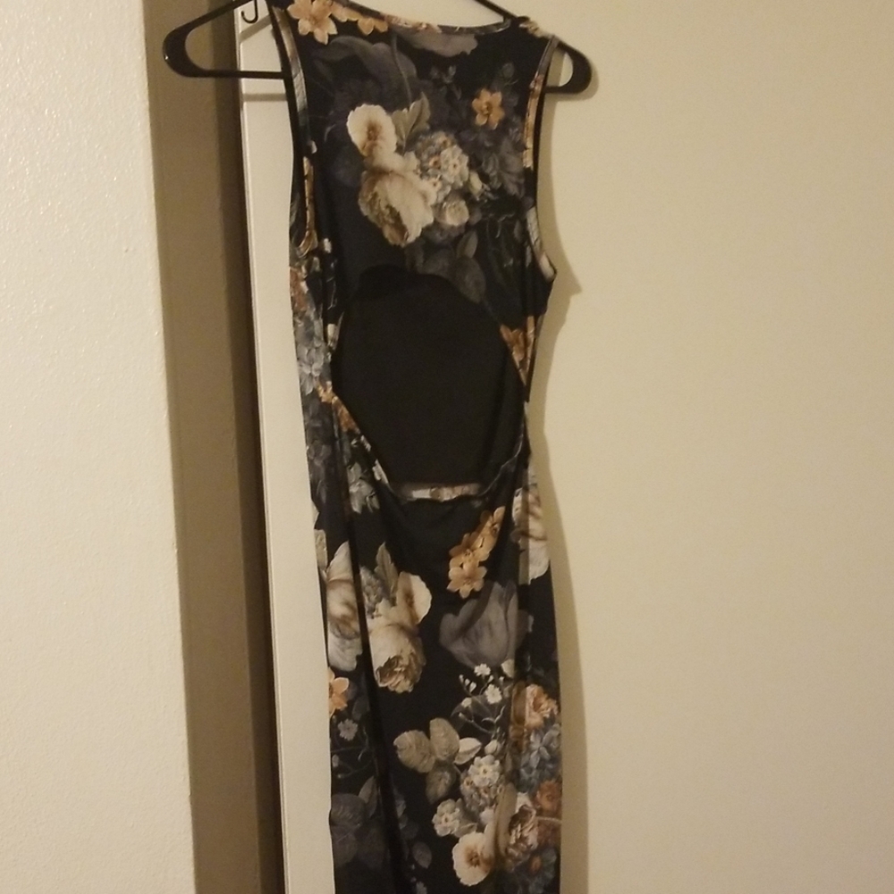 Dress - Picture 2 of 2